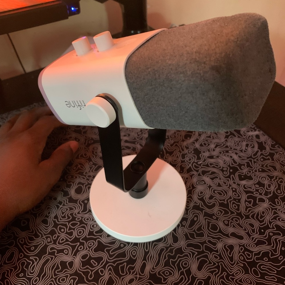FiFine White Gaming RGB microphone